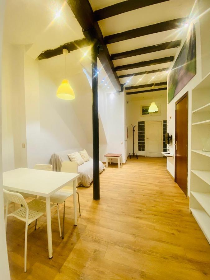 027 Caterina Look Derecha Apartment Barcelona Bagian luar foto